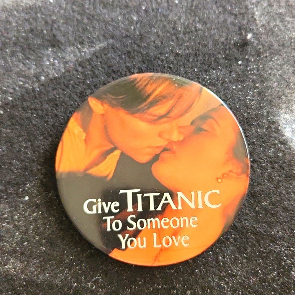 Vintage Titantic Paramount Promotional Pin